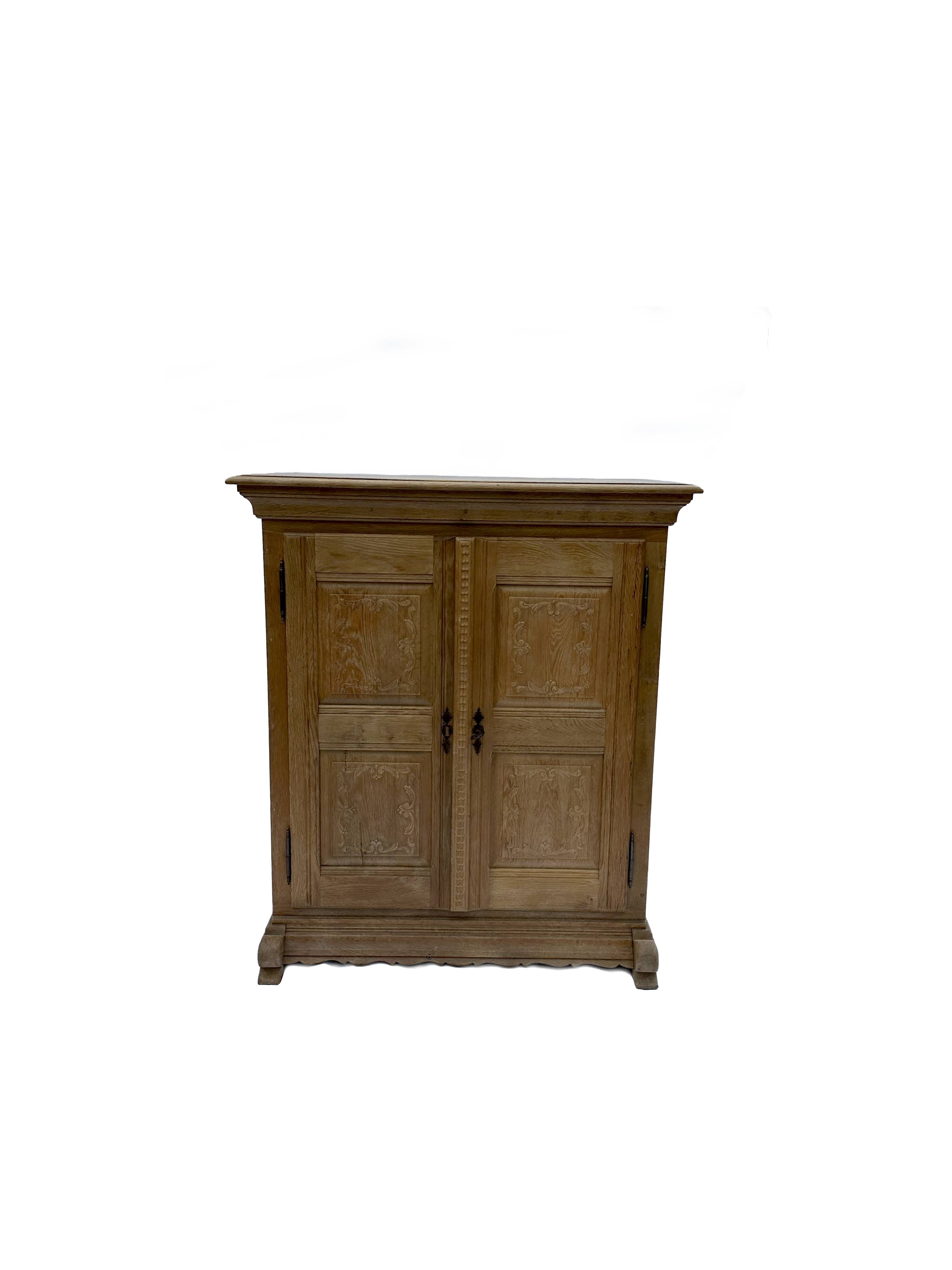 Vintage oak cabinet or tv stand