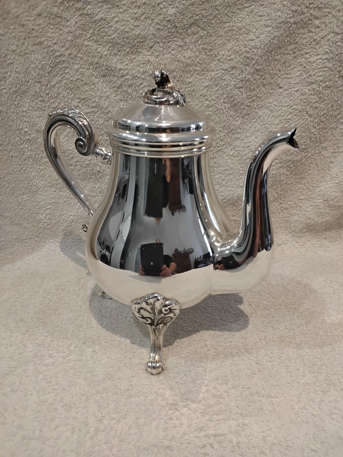 Silver-plated metal teapot by Christofle, Marly rocaille pattern, 1L