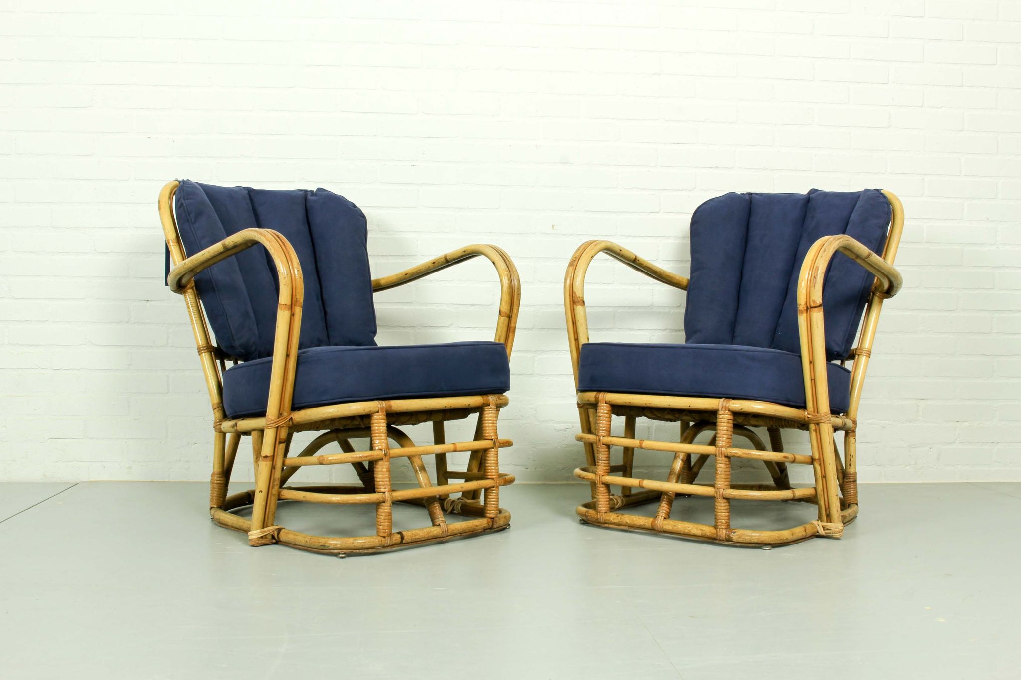 Ensemble rare de salon de rotin de milieu du siècle