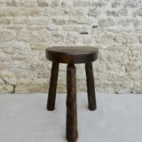 Tabouret tripode en bois massif, assise coeur