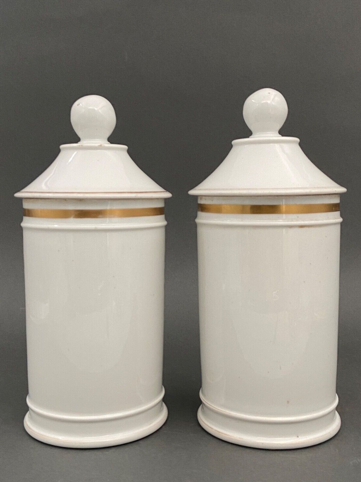 2 porcelain medicine jars nineteenth apothecary theriaca extr liquir
