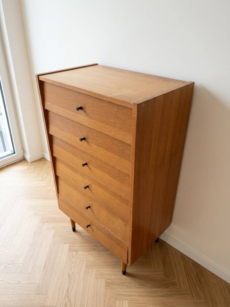 Vintage chest of drawers