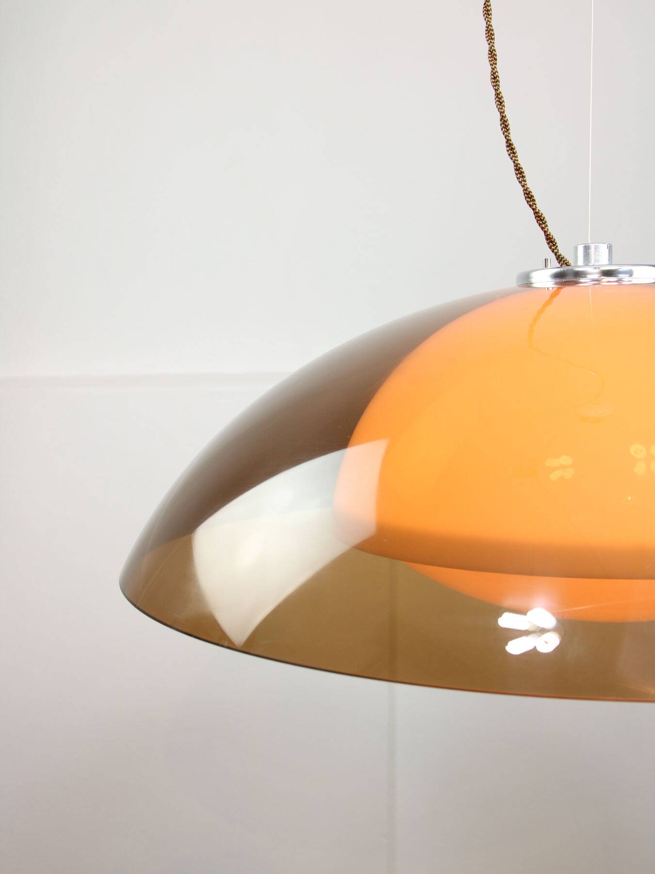Lampe Space Age en forme d'ovni marron rare de Guzzini, années 1970