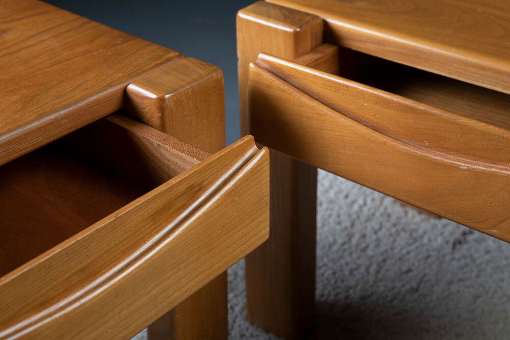 Pair of home bedside tables Regain