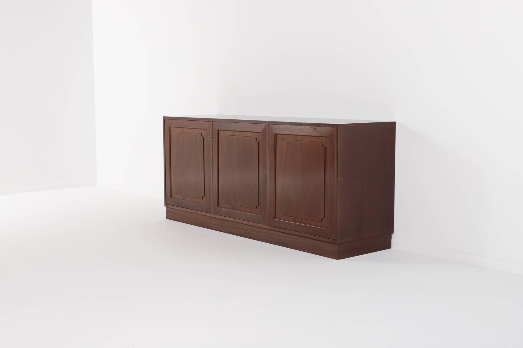 Buffet danois en acajou de style moderne du milieu du siècle, années 1960
