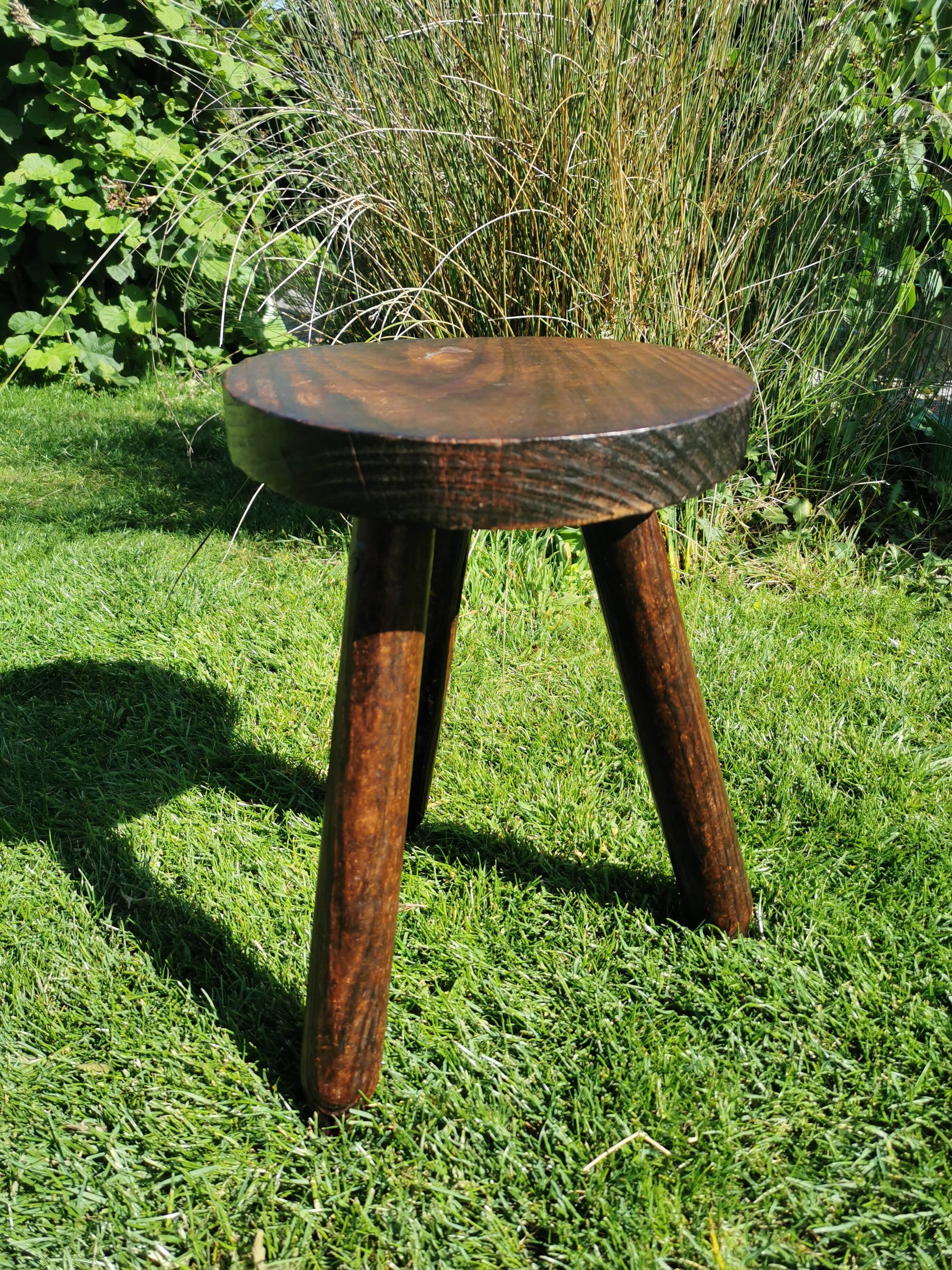 Tripod stool