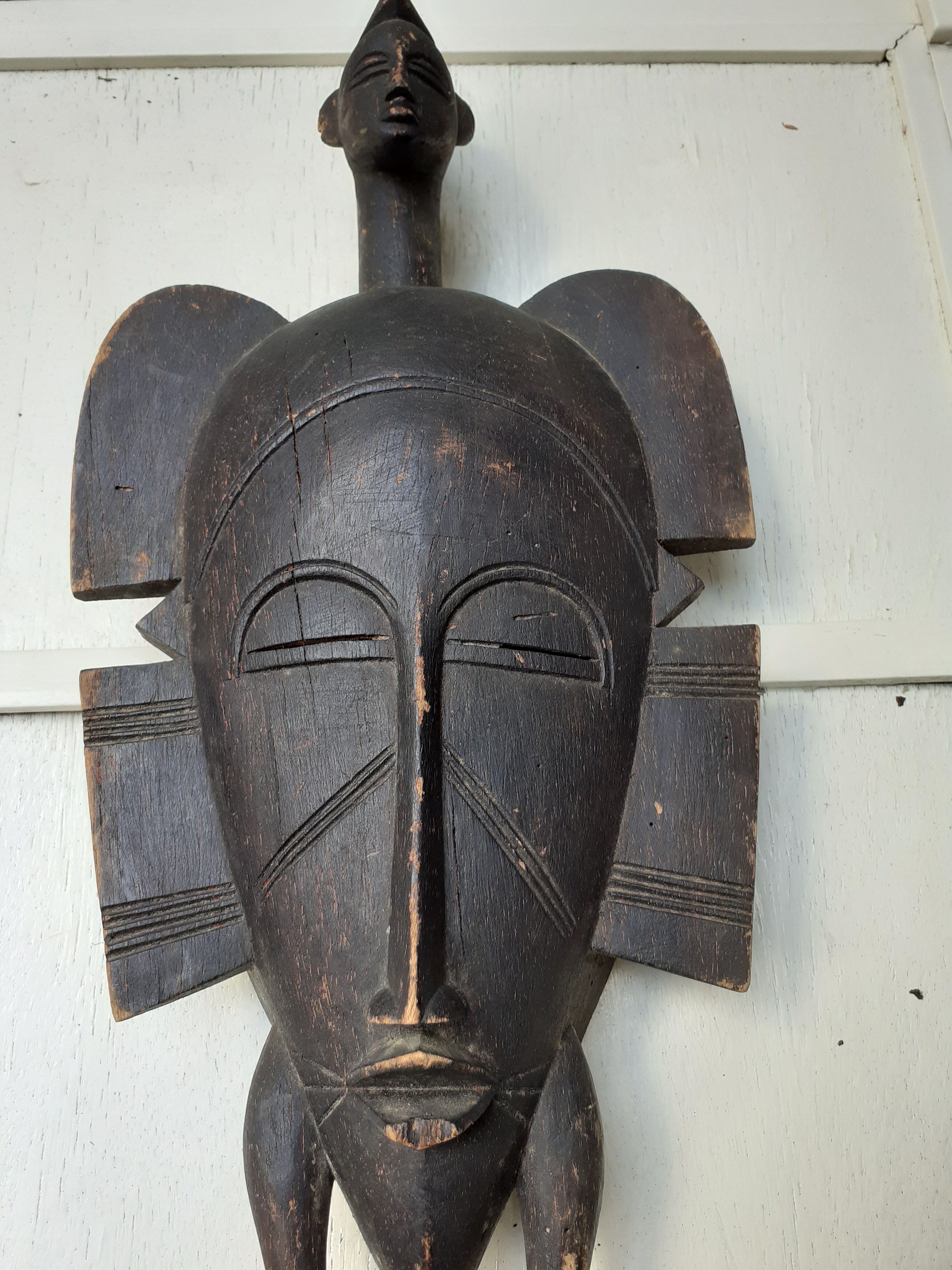 African mask with head