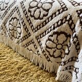 Bedspread with fringes
