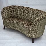 Canapé danois courbé 2 places des années 1960, velours d'ameublement vert, bois de hêtre.