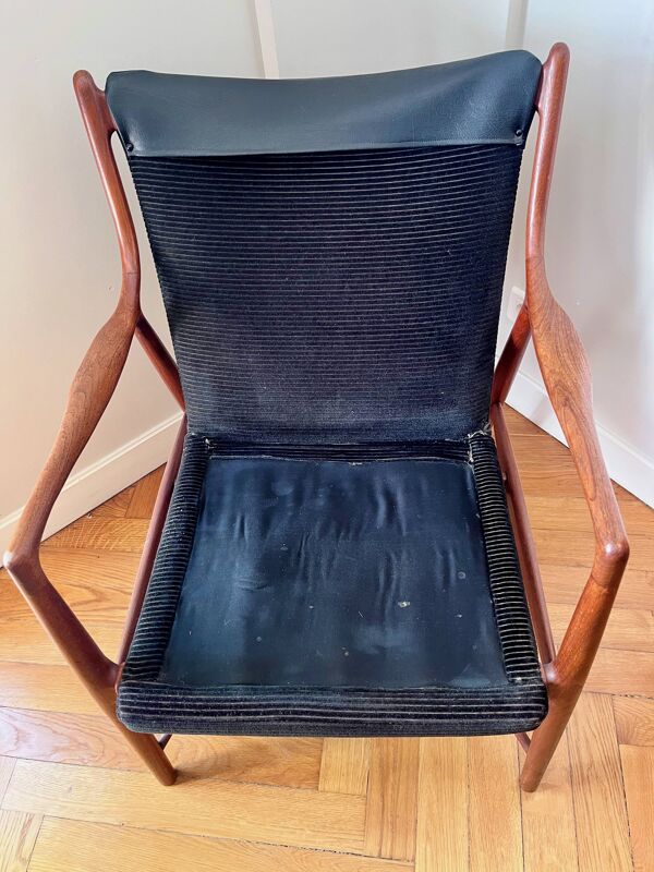 Fauteuil modèle ''FJ 45'' de Finn Juhl (1912-1989) dessiné en 1945