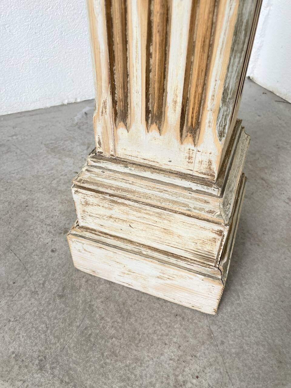 Wooden pedestal column 1900