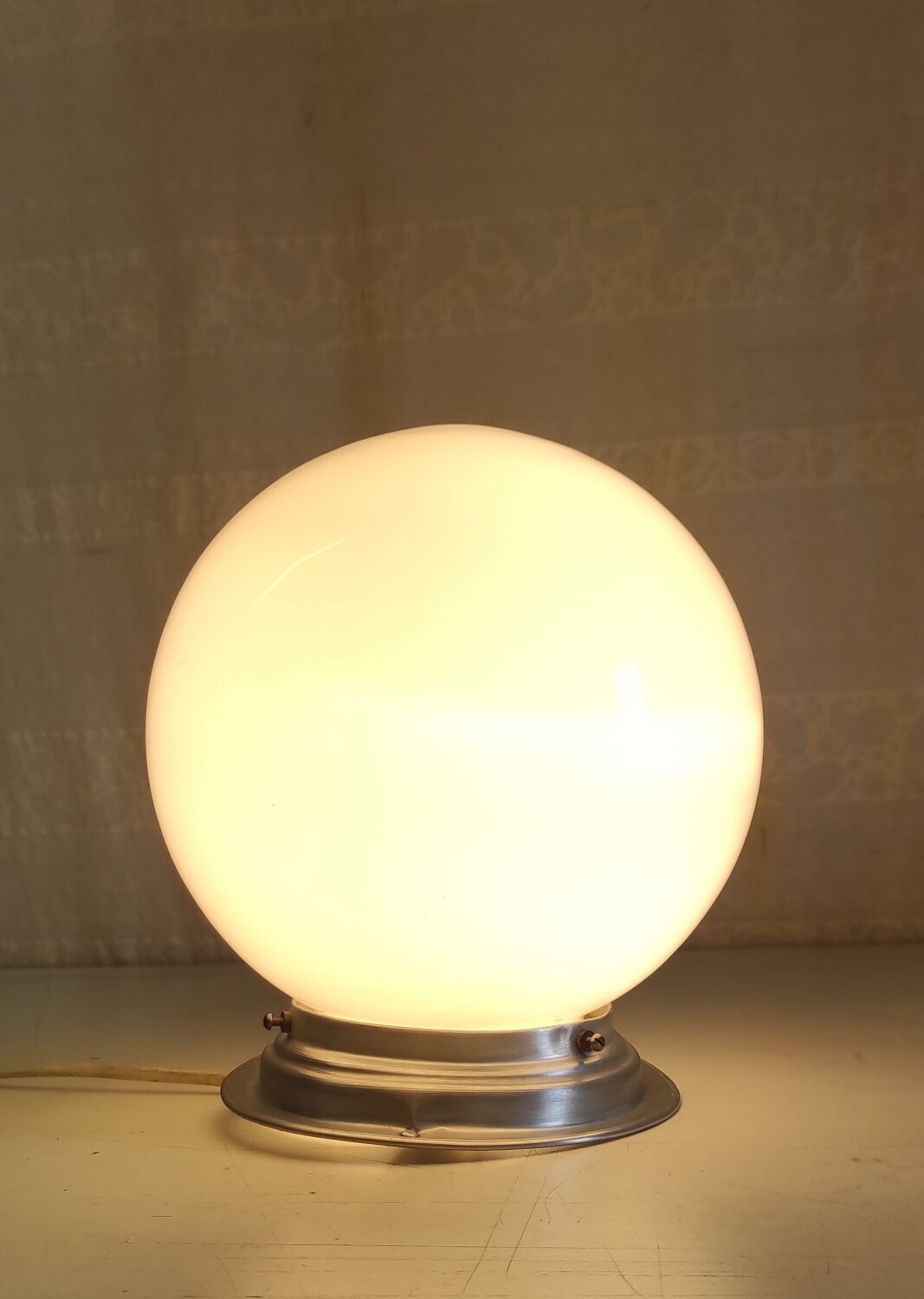 Ceiling light or table lamp with opaline globe, diameter 20cm - mid-20th century.