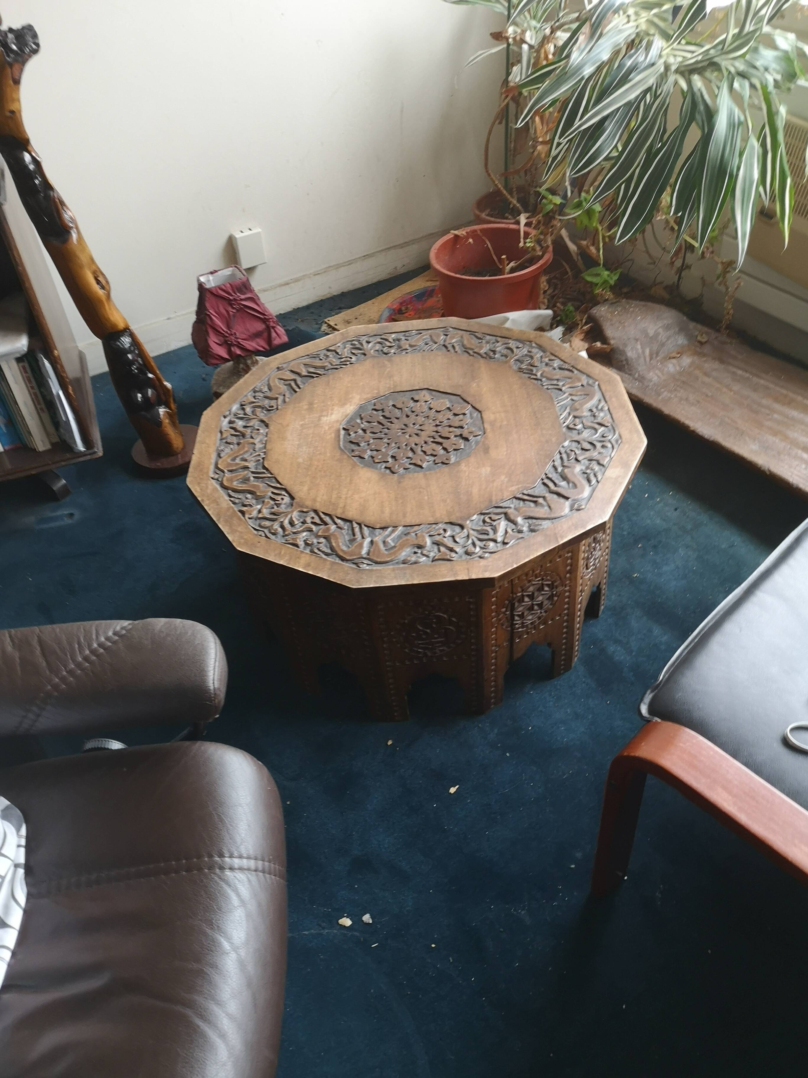 Ispahan round coffee table