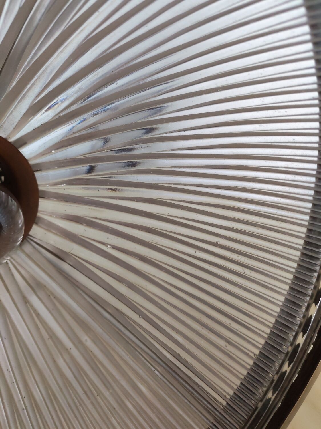 Holophane chandelier suspension