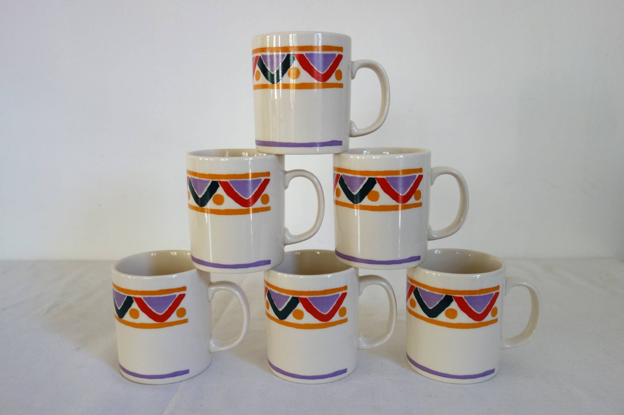 6 vintage Mobil ceramic mugs