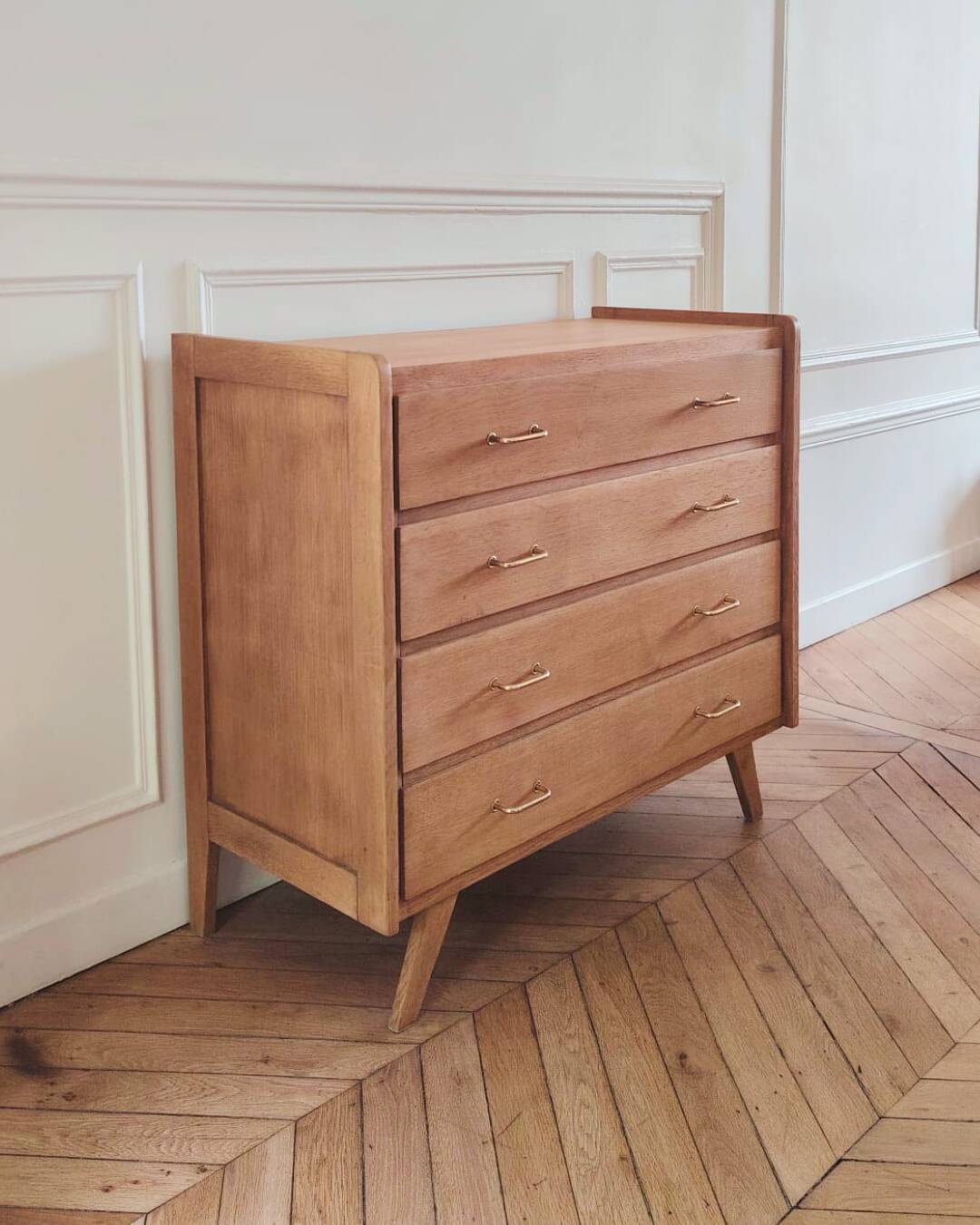 Commode vintage rénovée de style scandinave en chêne massif, années 50-60
