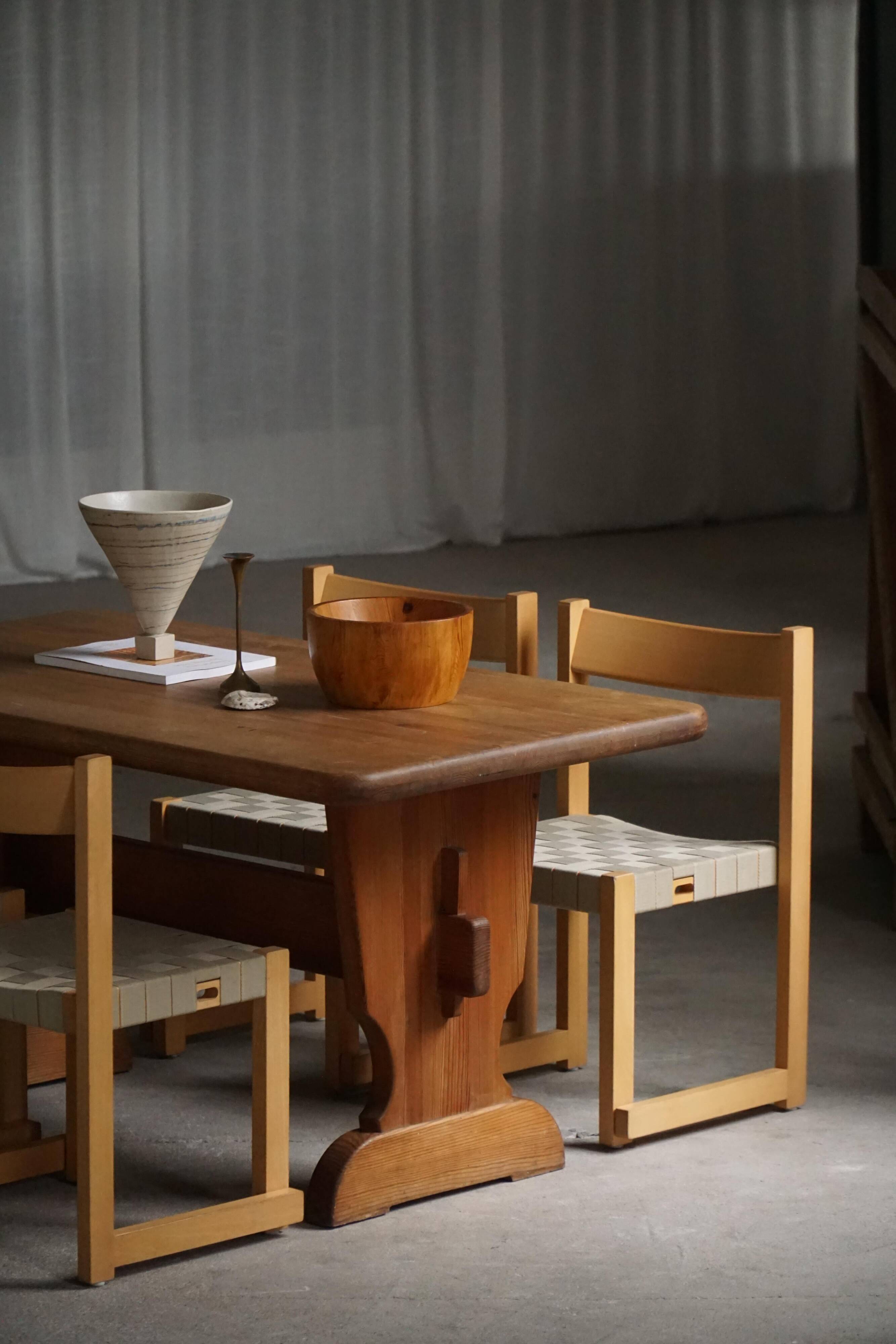 Swedish solid pine dining table from the mid-20th century, Åby Möbelfabrik, 1940s.