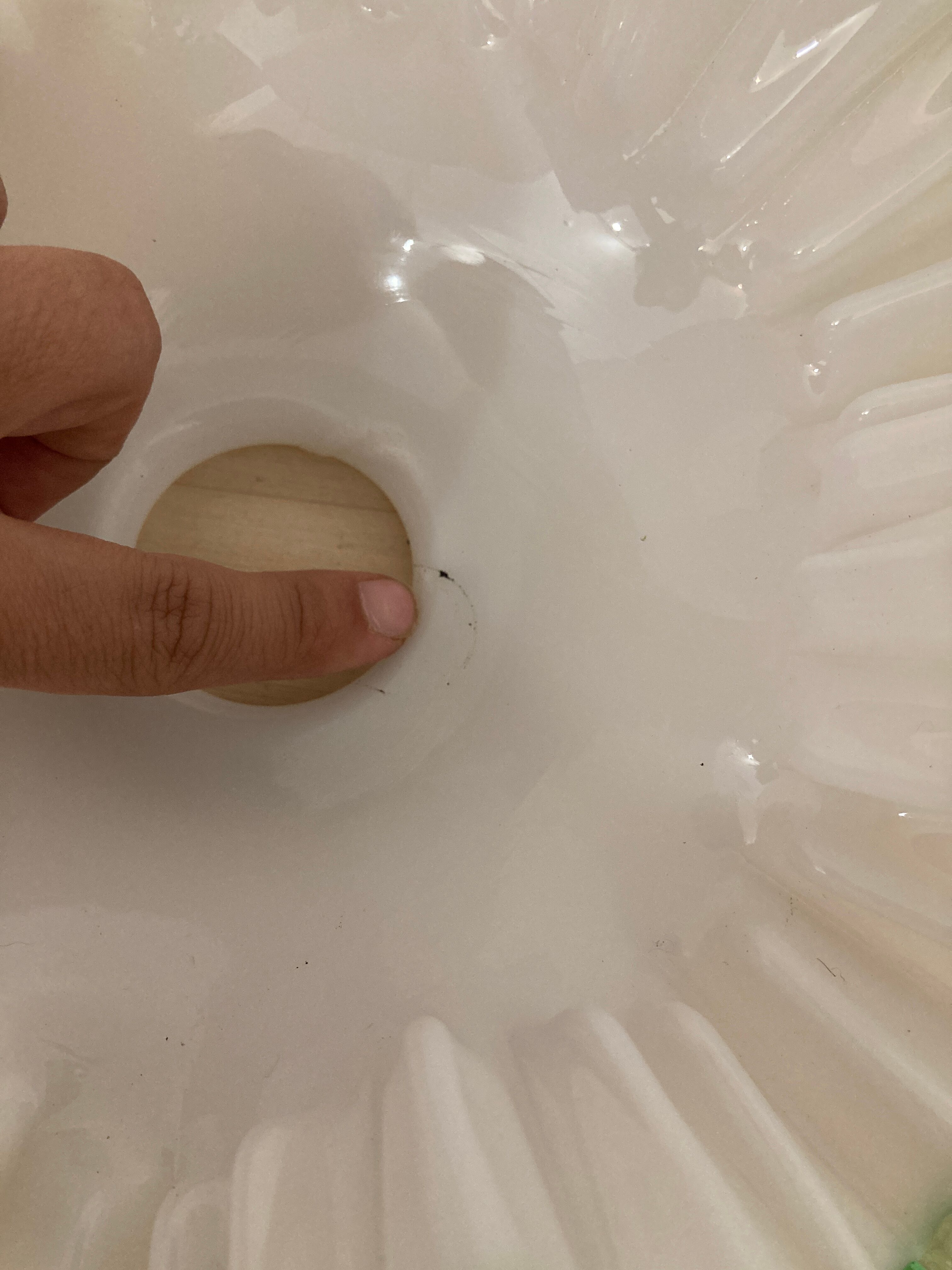 Corrugated glass suspension