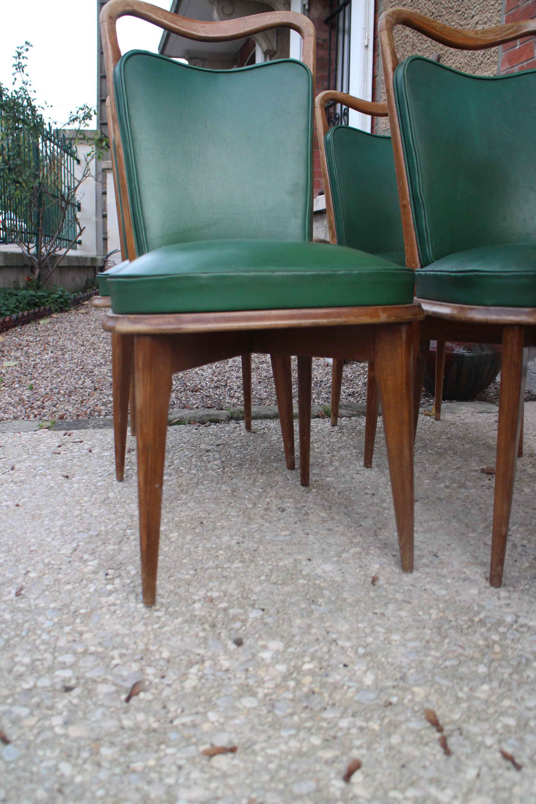 Série 6 chaises simili cuir vert 1950