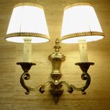 Set of 2 bronze wall lights.