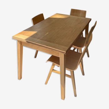 Table de salle à manger et ses 4 chaises