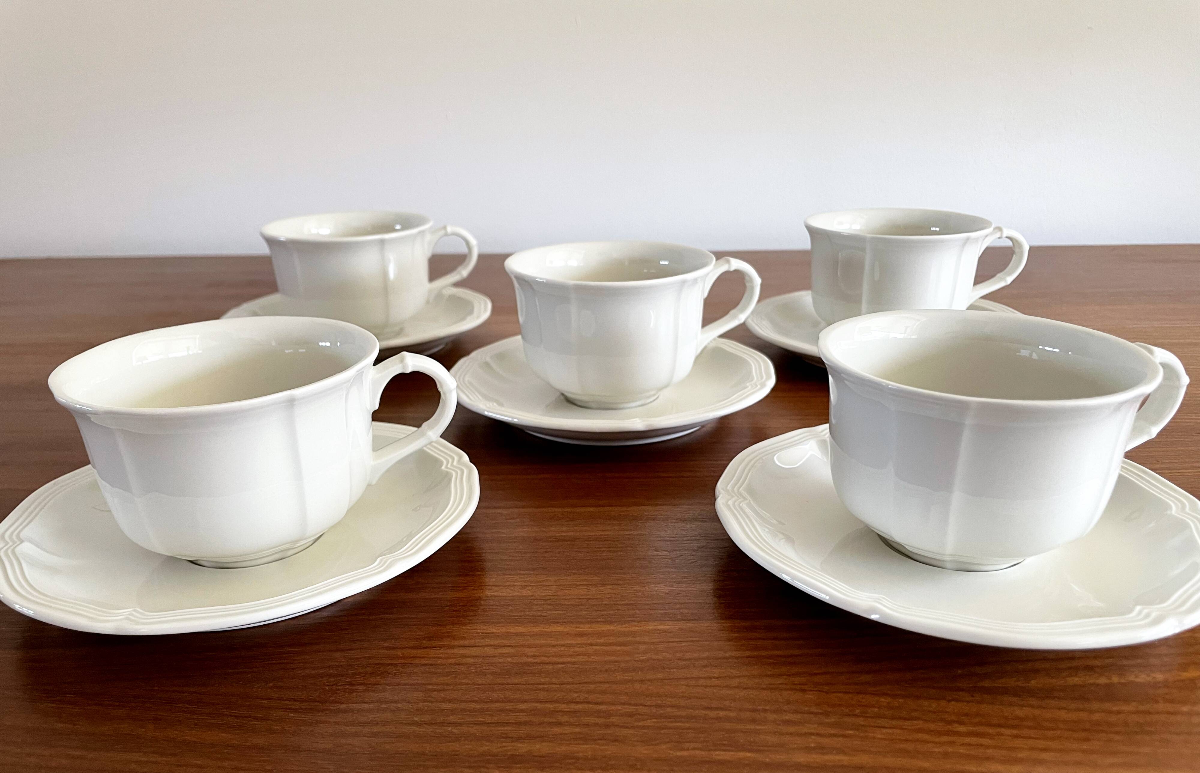 Lot de 6 tasses et soucoupes à café ESSO Collection Arcoroc noire vintage