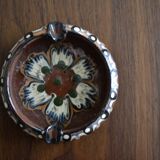 Multicolored round ashtray