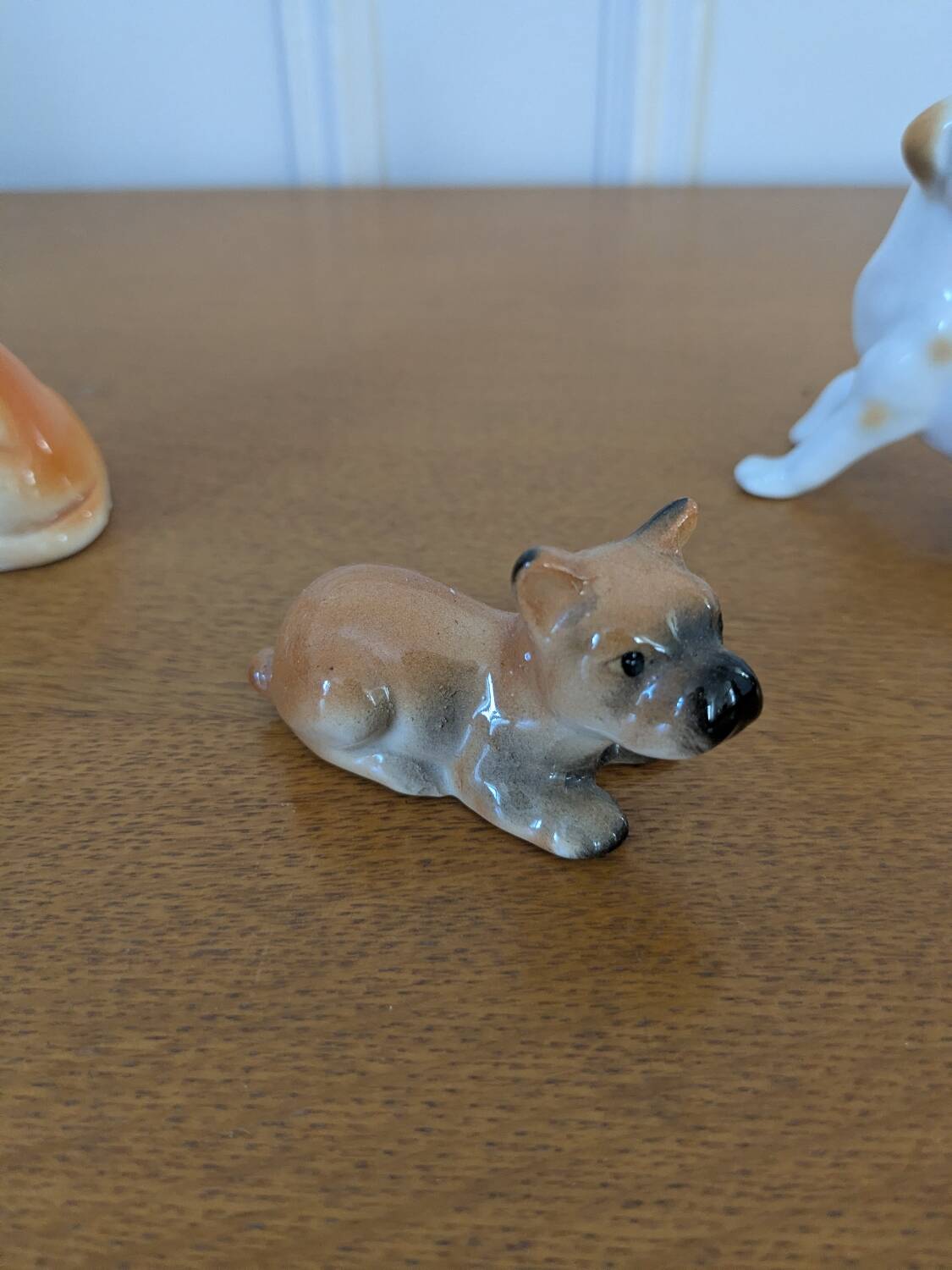 Porcelain dogs