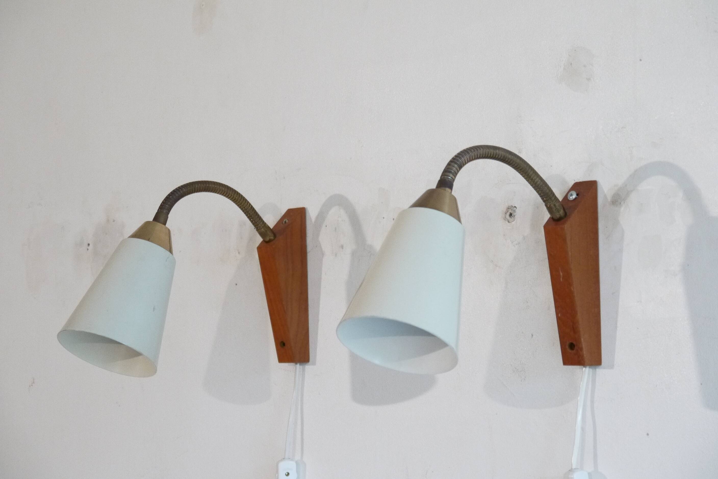 Paire d'applique scandinaves en teck 1960