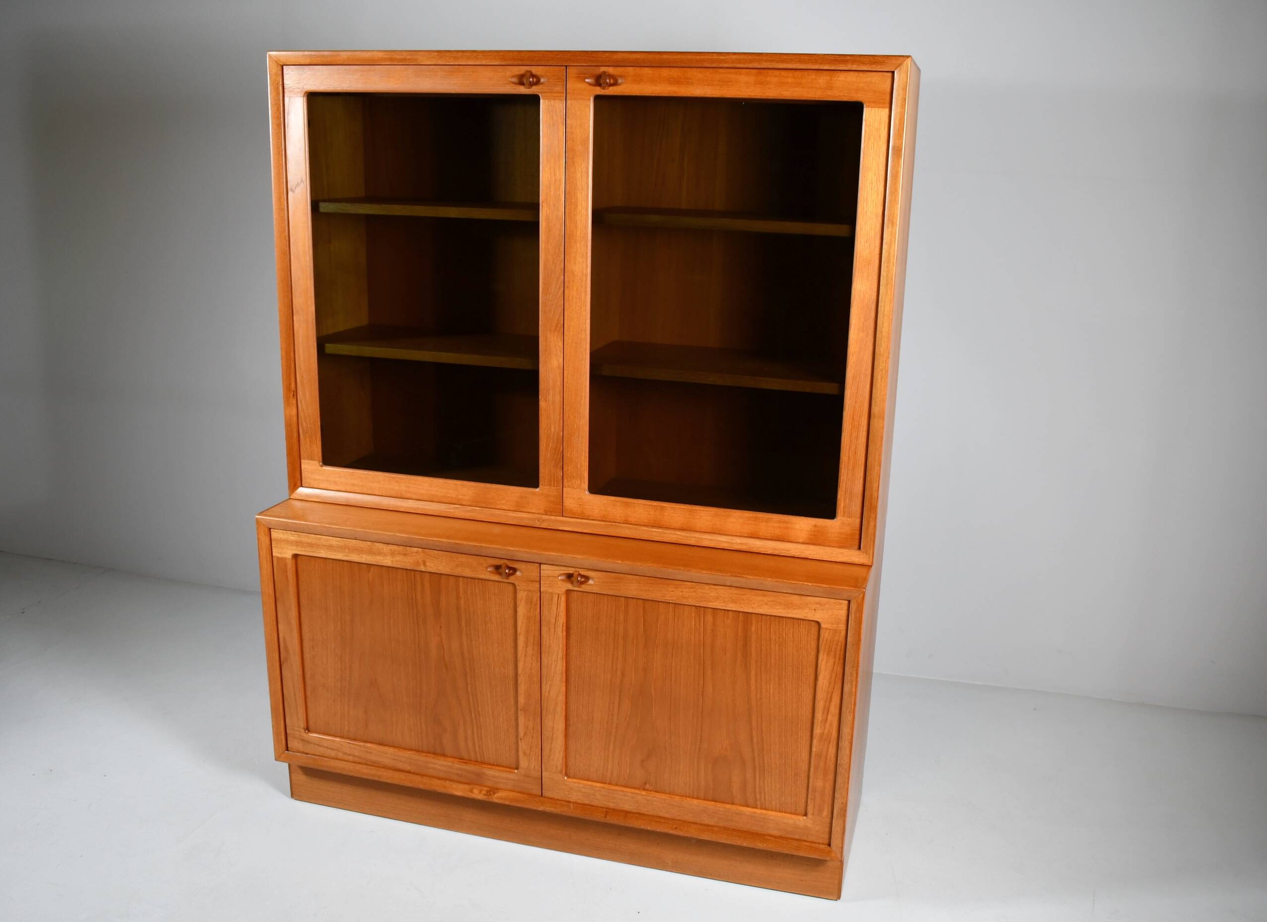 Cabinet en teck danois. H.W Klein. Années 1960.