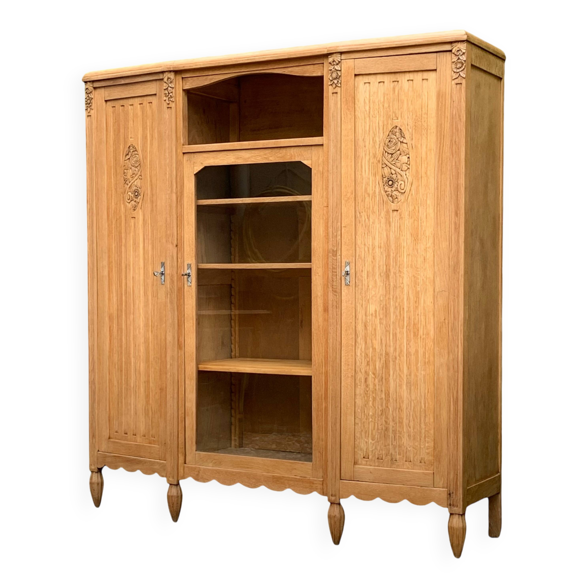 Parisian Art Deco asymmetrical glass cabinet in raw oak, 1930