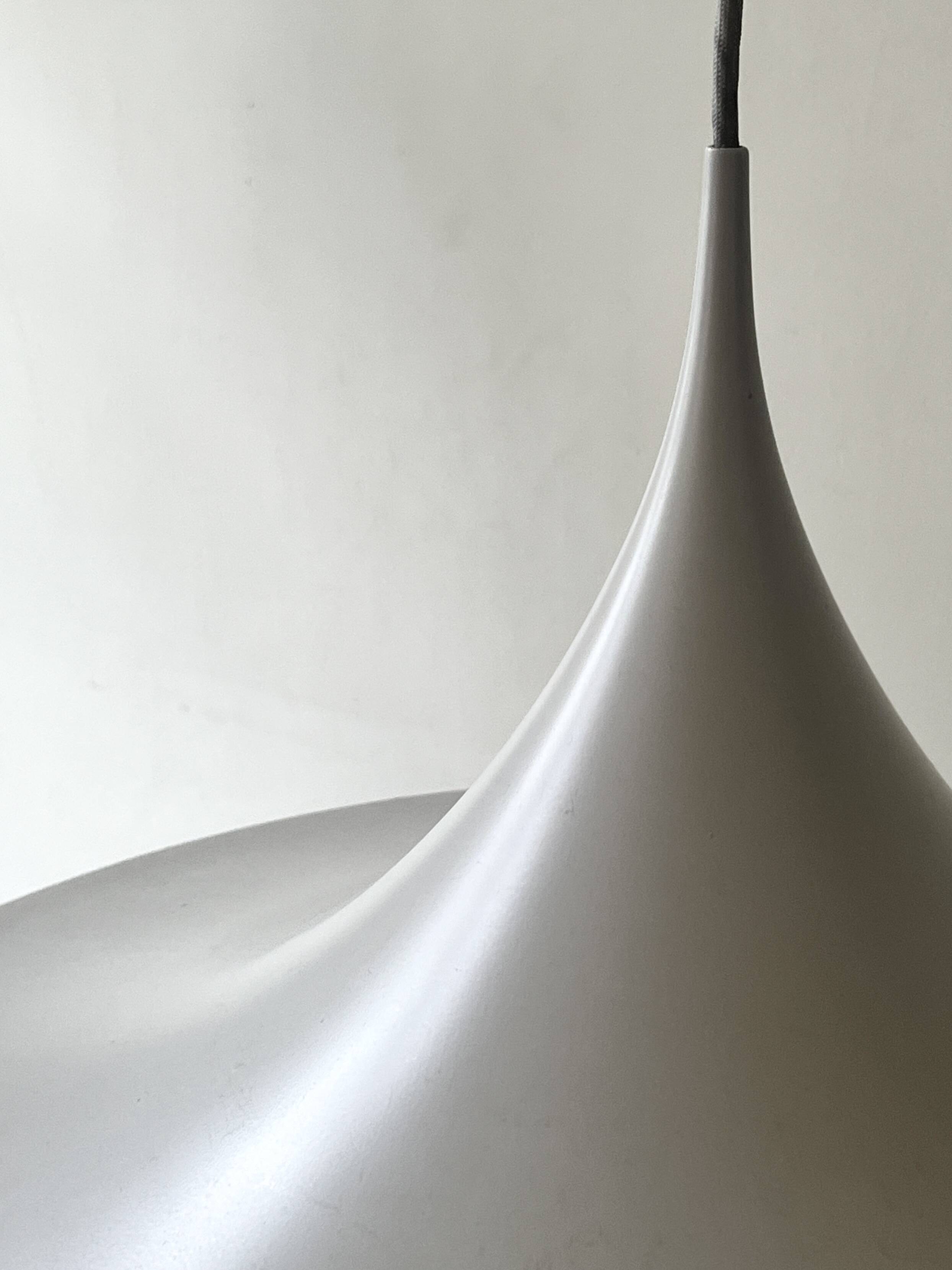Suspension XL white metal tulip by C. Bonderup & T. Thorup, design Gubi