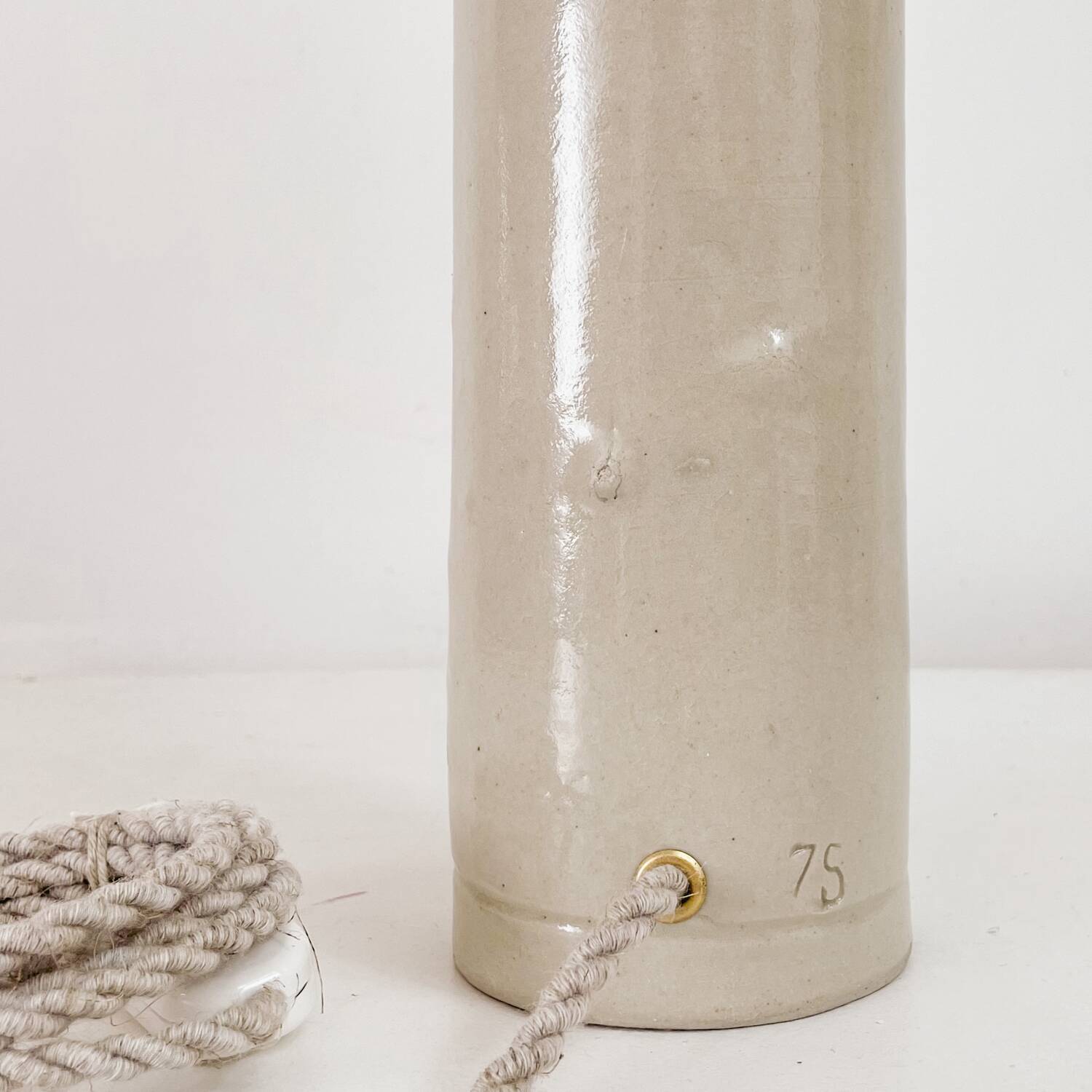 Lampe grès et jute écrue