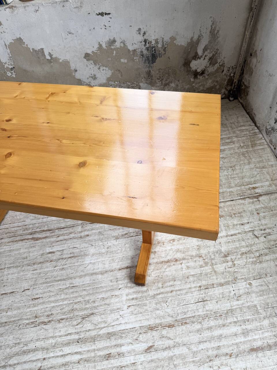 Perriand mountain furniture table 1970