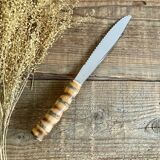 Bread knife with bamboo handle