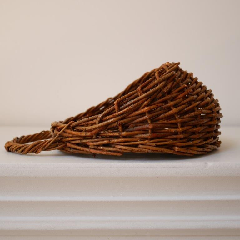 Wall basket