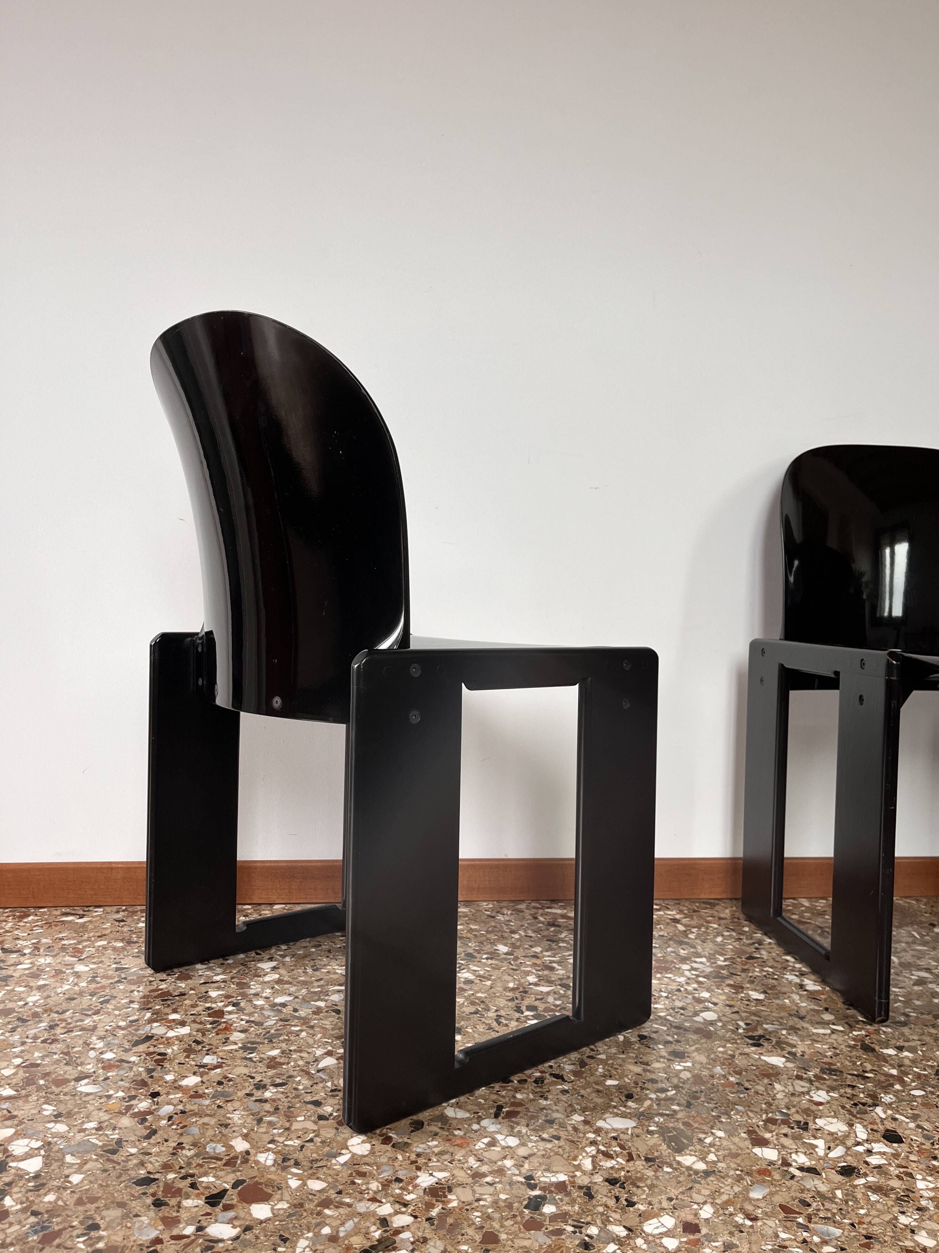 Chaises Dialogo d'Afra et Tobia Scarpa pour B&B Italia