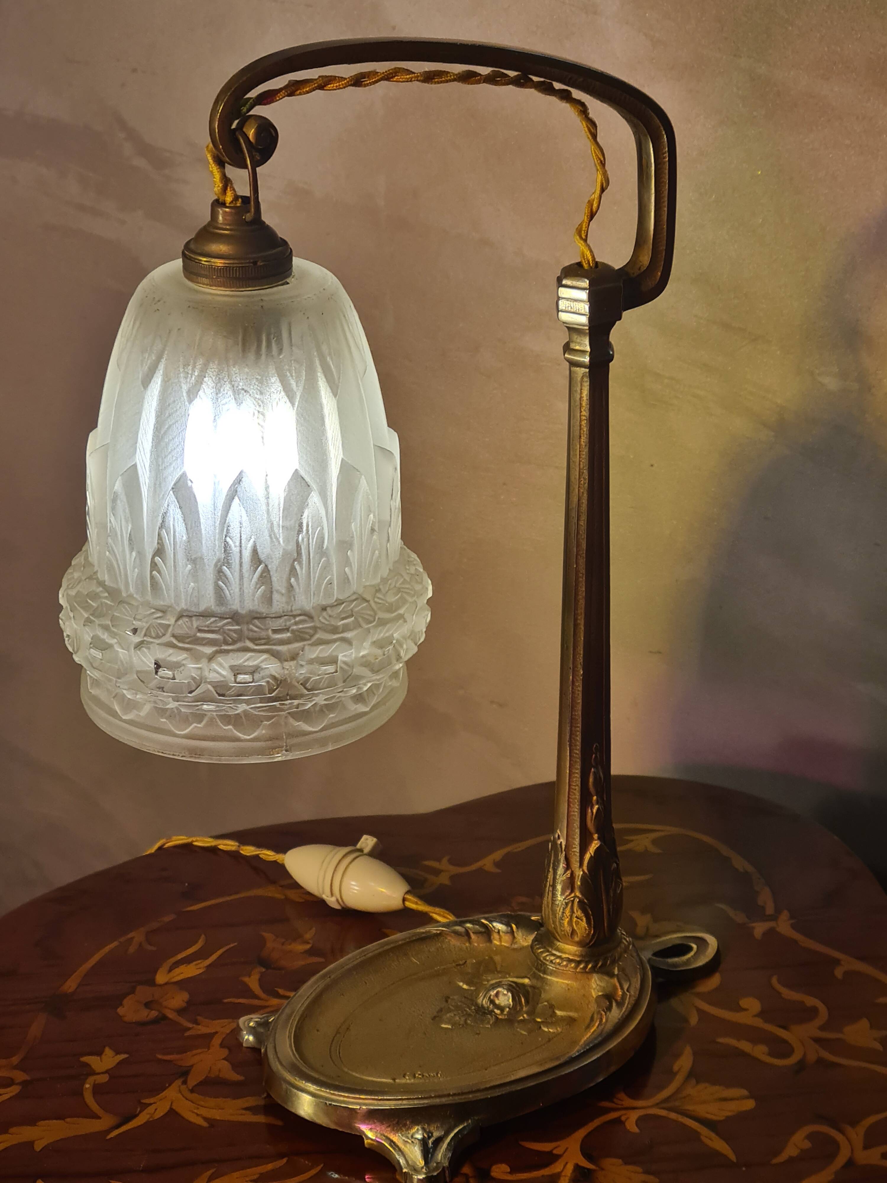 Desk lamp in bronze by charles ranc with its moulded glass shade 35x2
