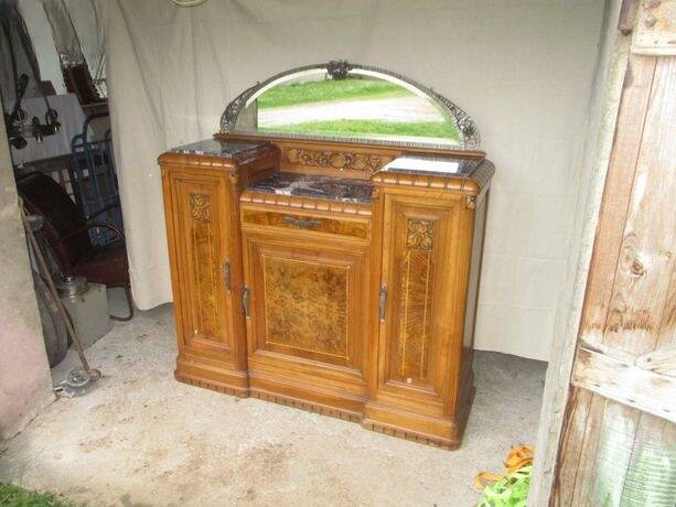 Meuble art déco avec son miroir en demi lune, fer forgé martelé. Buffet art déco...