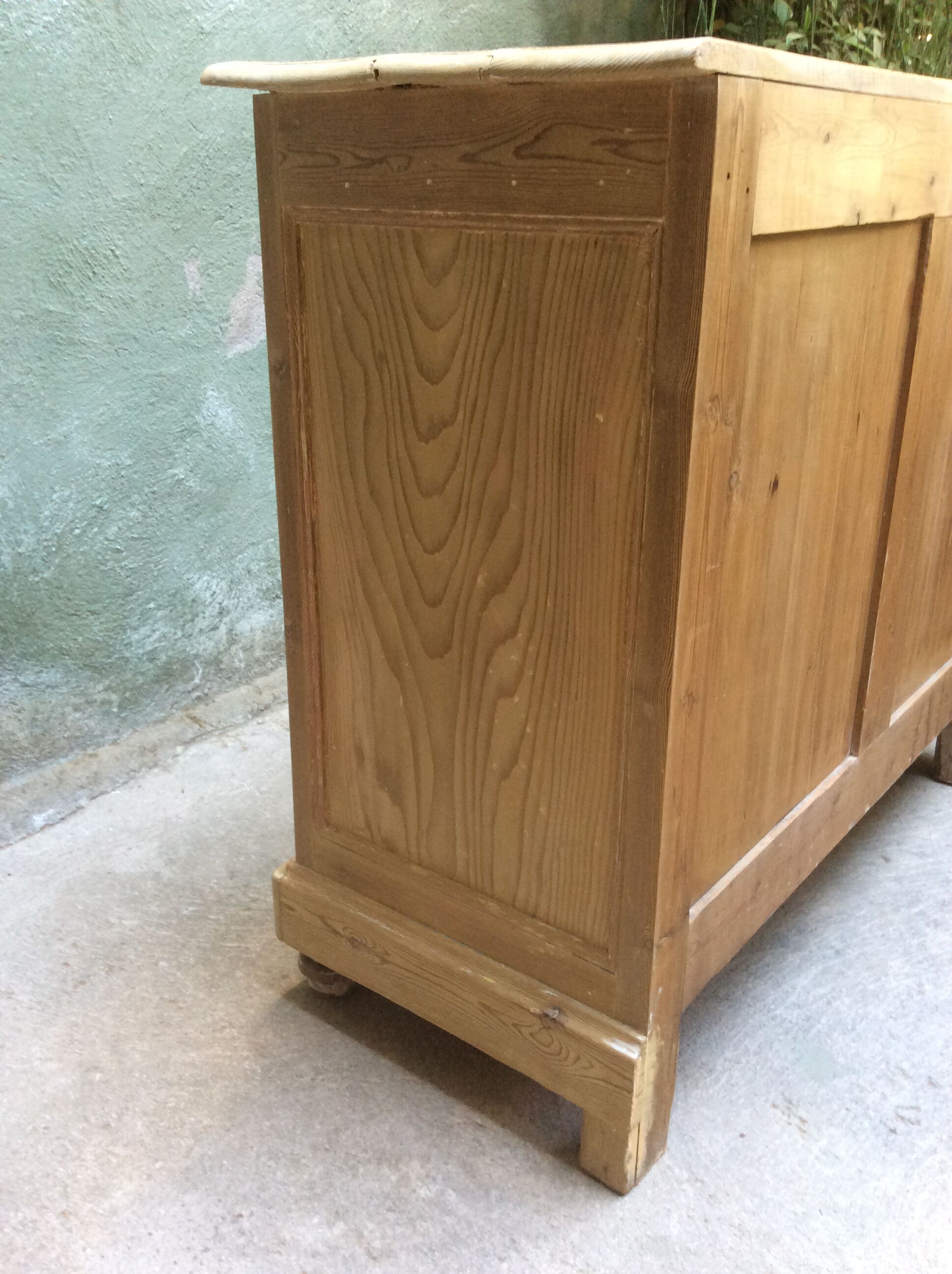Buffet en pin massif