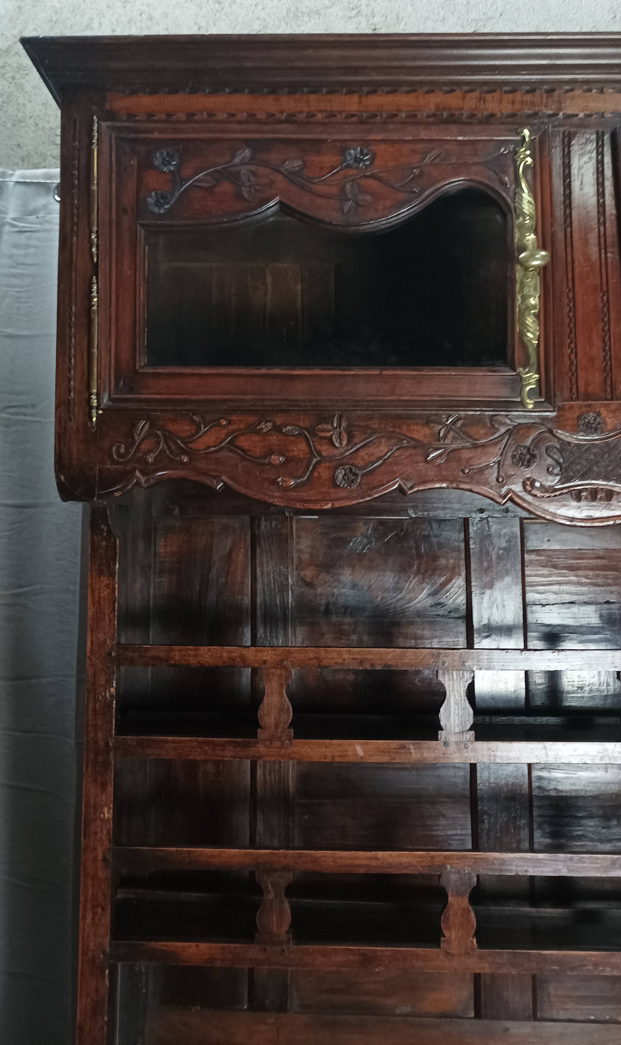 Provençal ash dresser