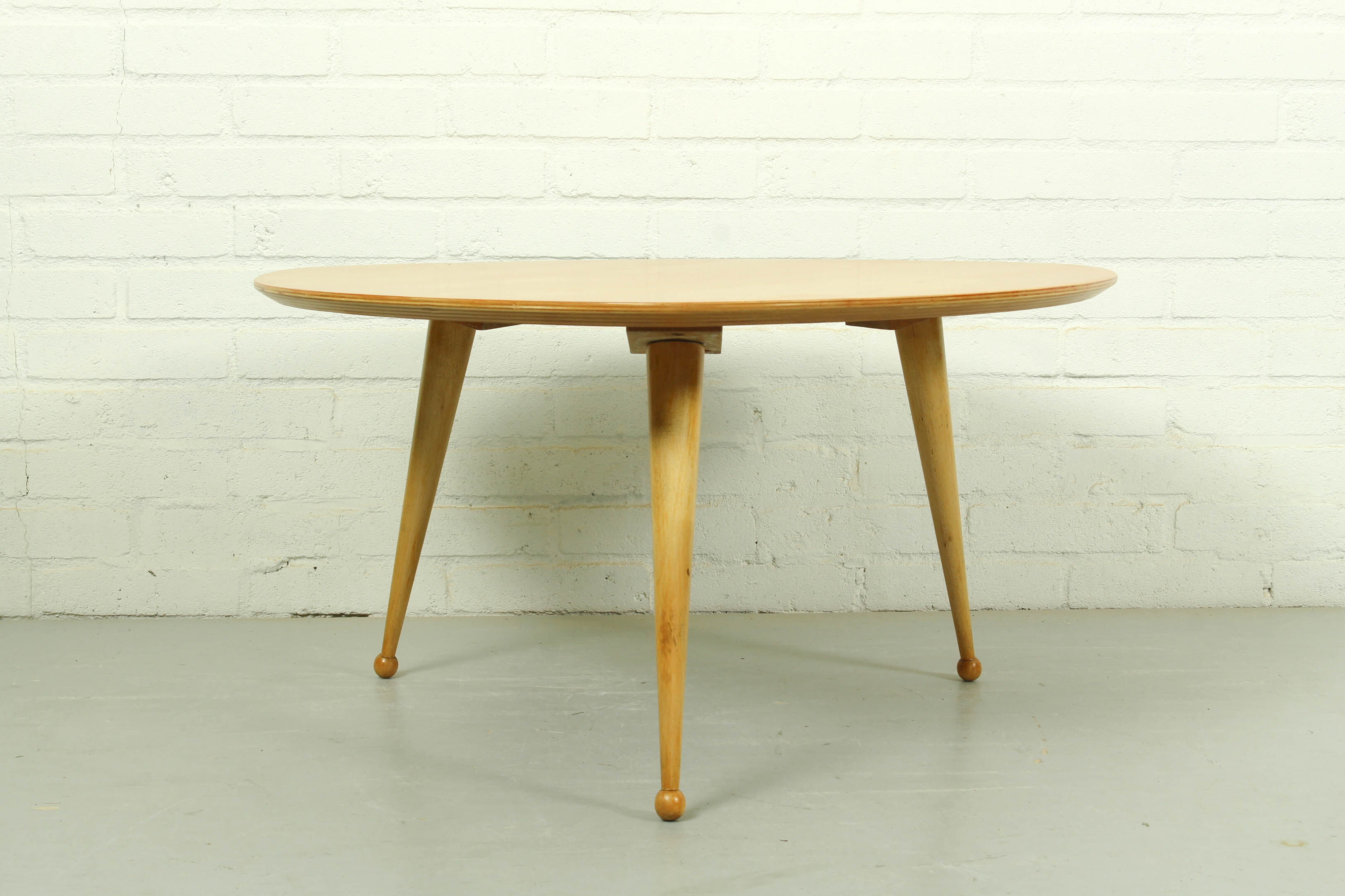Kidney-shaped coffee table by Cees braakman for UMS Pastoe
