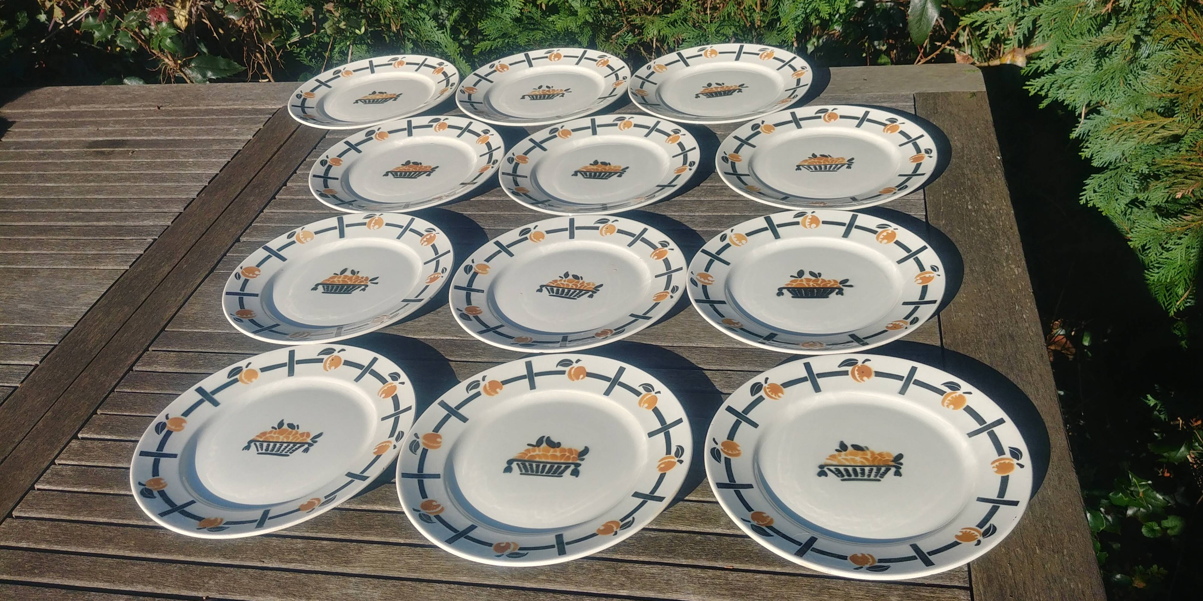 Set of twelve flat plates - Vintage Badonviller model DOC 30s/40s