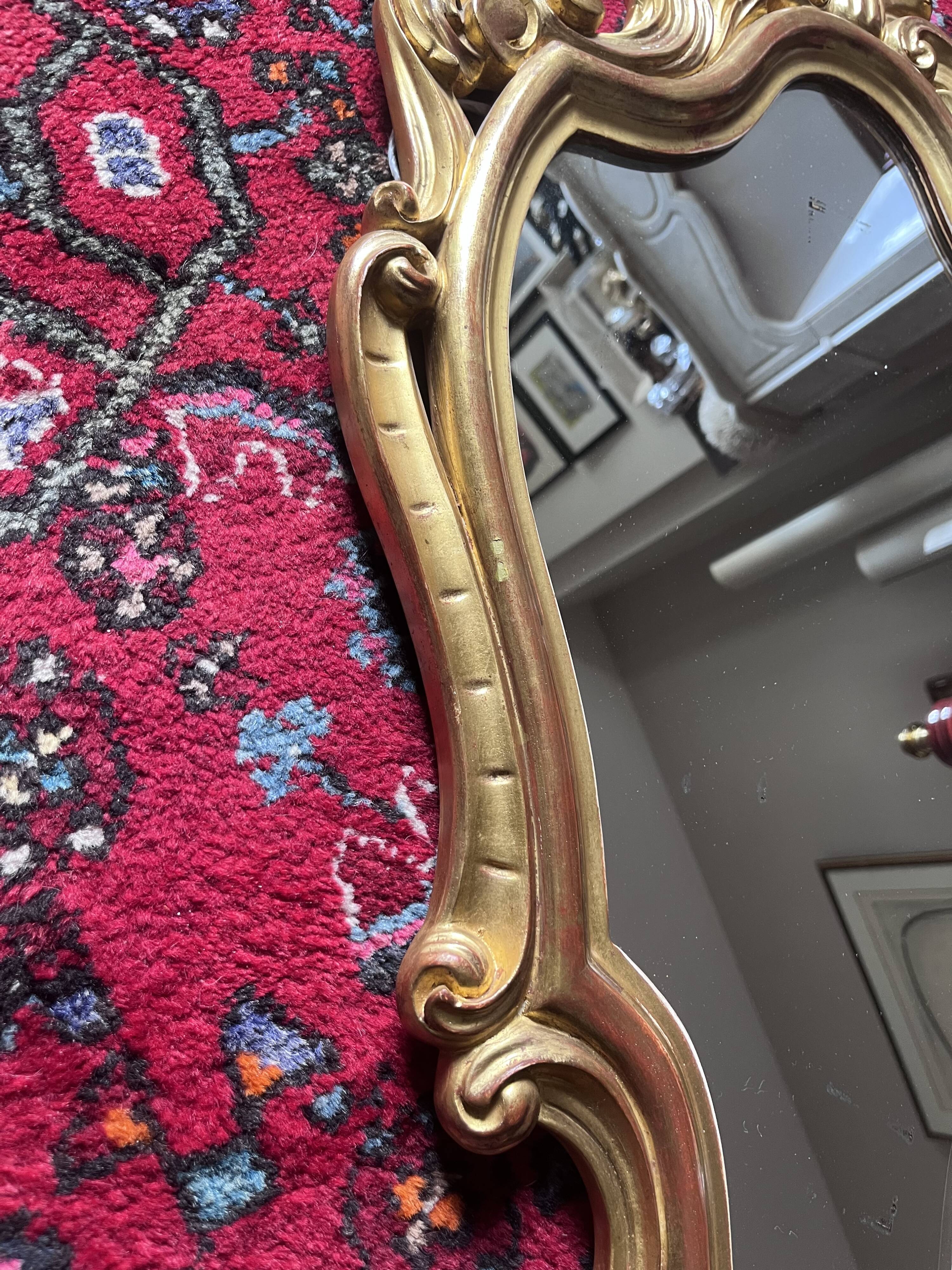 Miroir baroque en bois doré