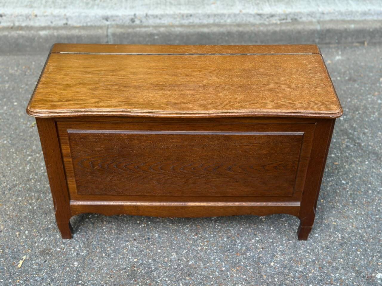 Vintage Louis XV style wooden toy storage chest bench 1980