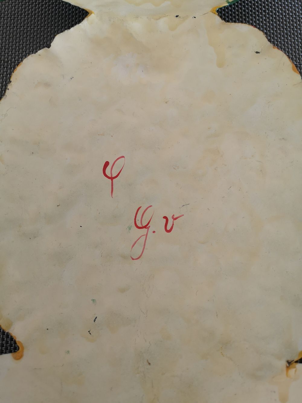 Towel/tea towels in pineapple shaped metal towel holder, hand painted - 1970s/1980s