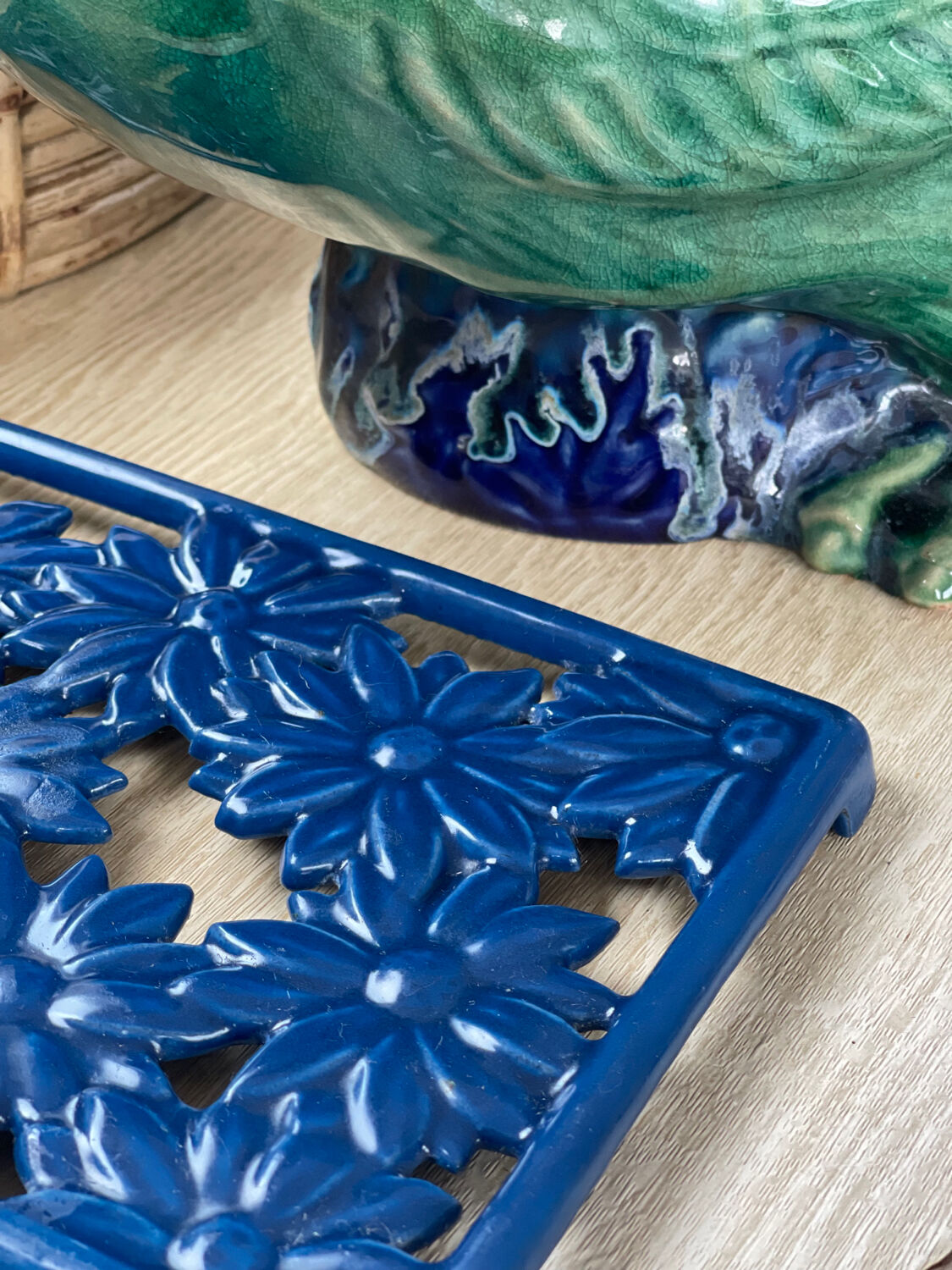 Flat underside in enamelled cast iron