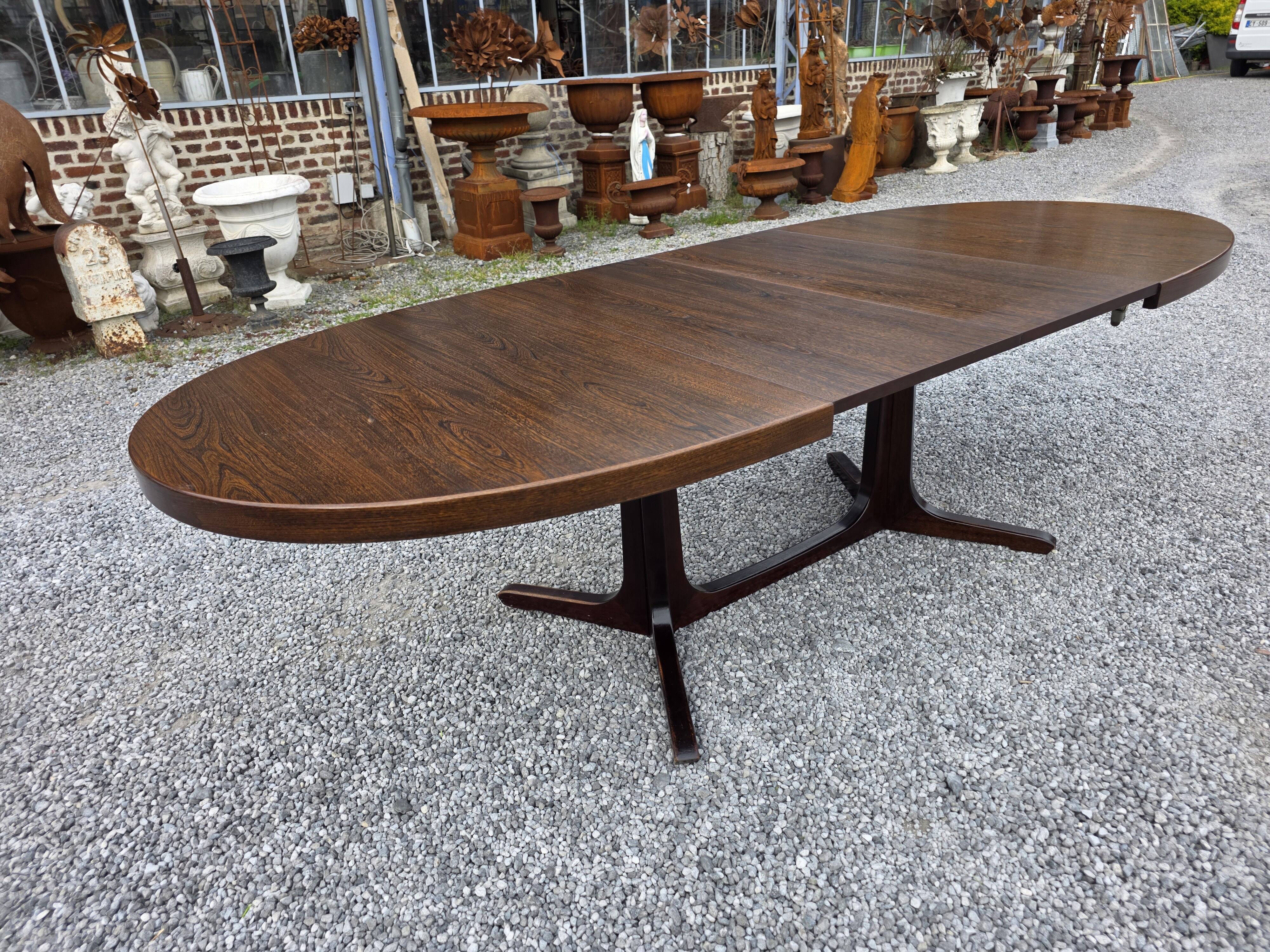 Extensible Baumann table in oak from the 1960s.