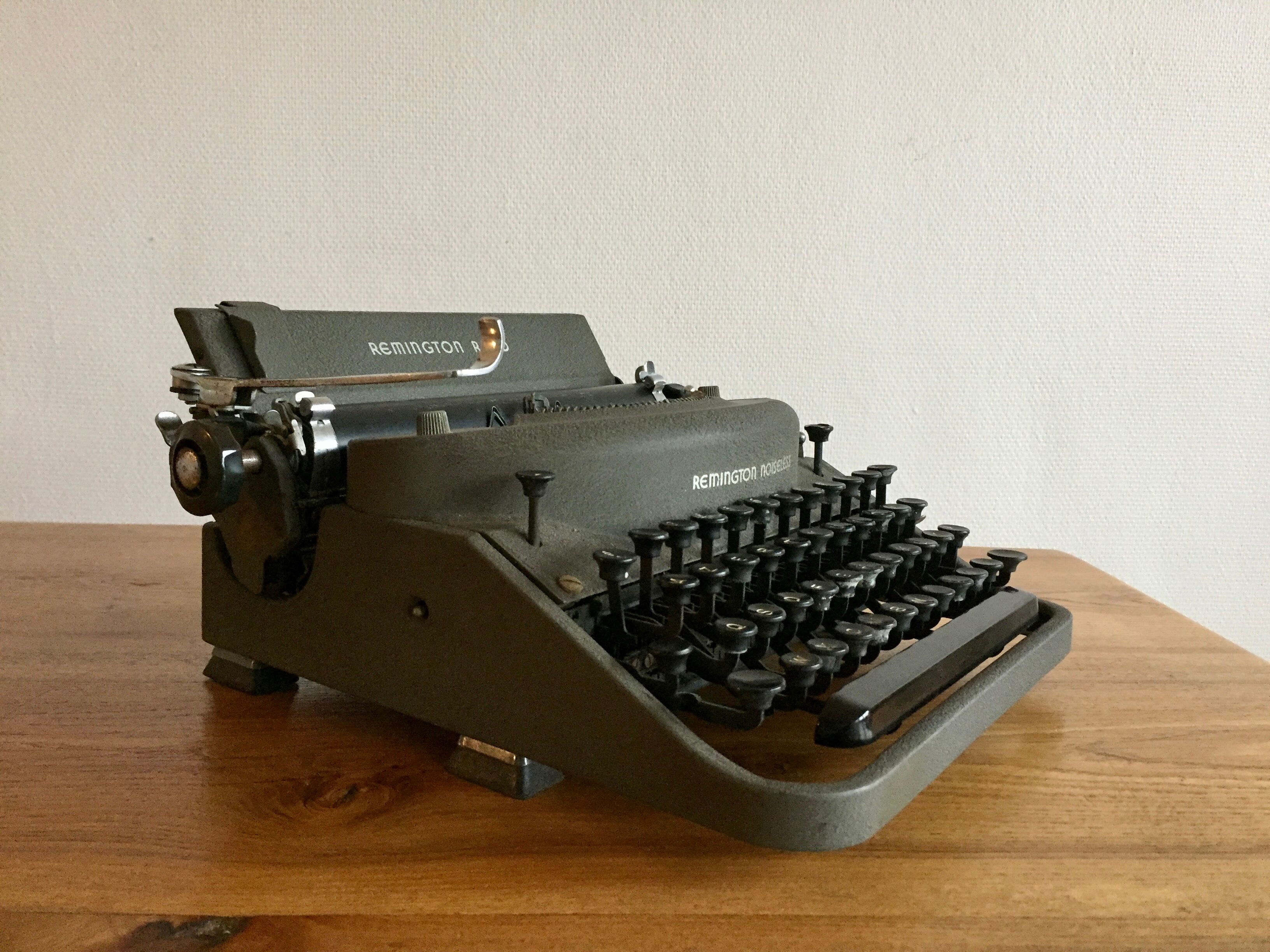 Typewriter Remington Noiseless 1930