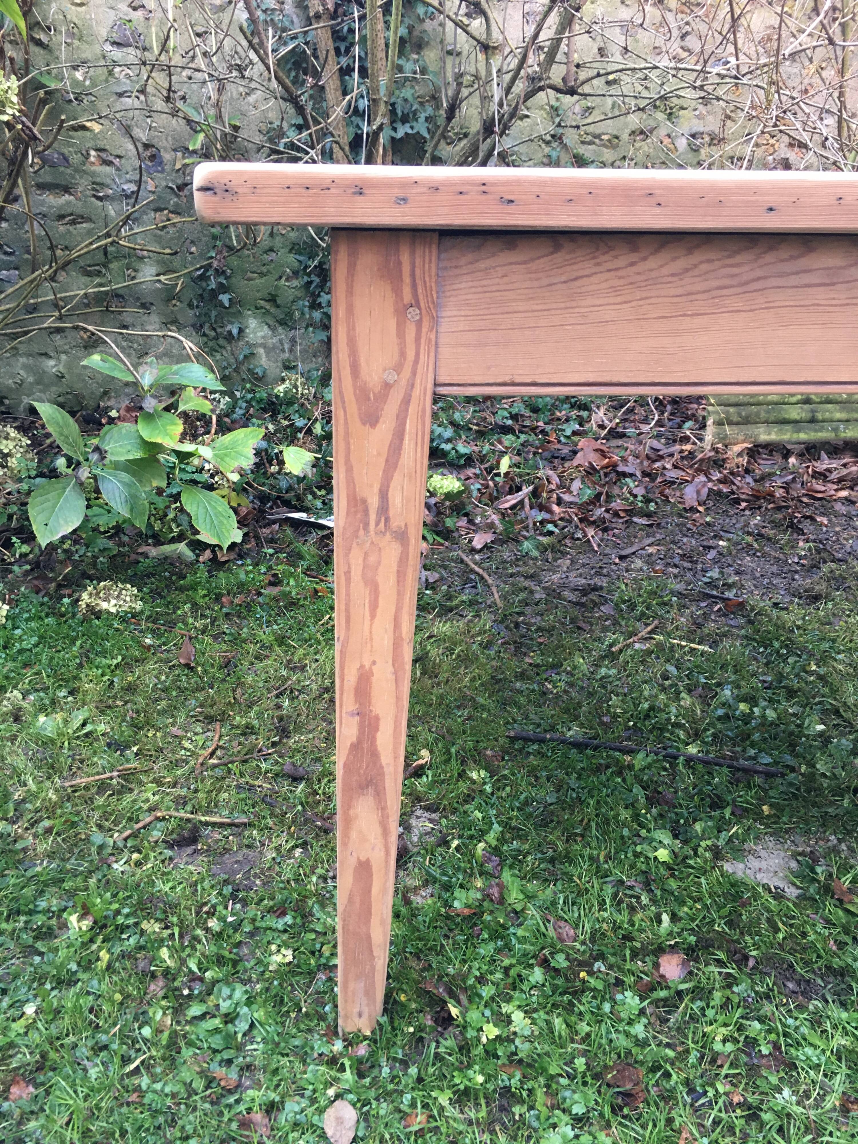 Farm table feet tapered rough wood